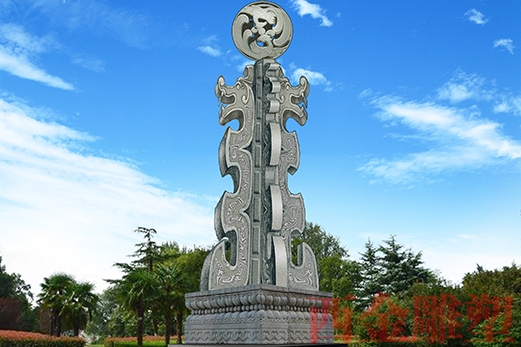 寶雞龍?jiān)磸V場雕塑